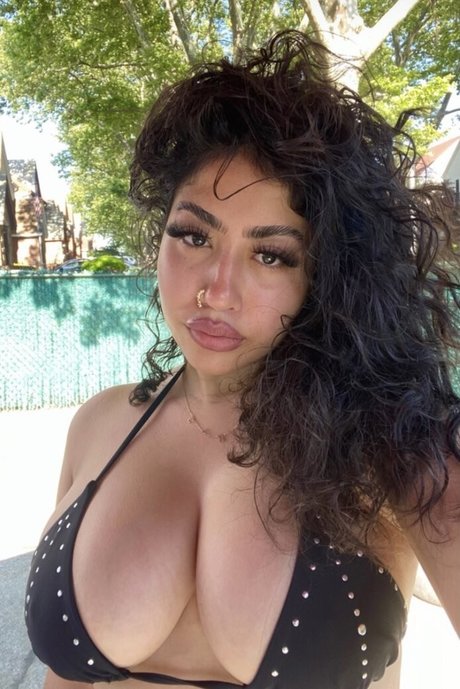 Julie Azi nice star images