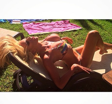 nicolettesheaxxx hot actress photos