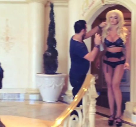 nicolettesheaxxx xxx model galleries