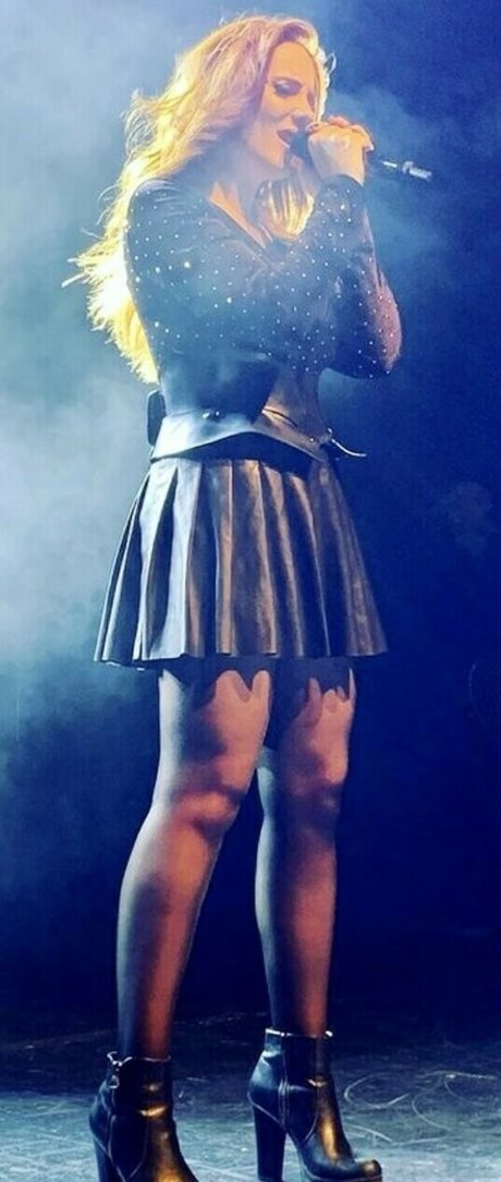 WomenMetal porn model pictures