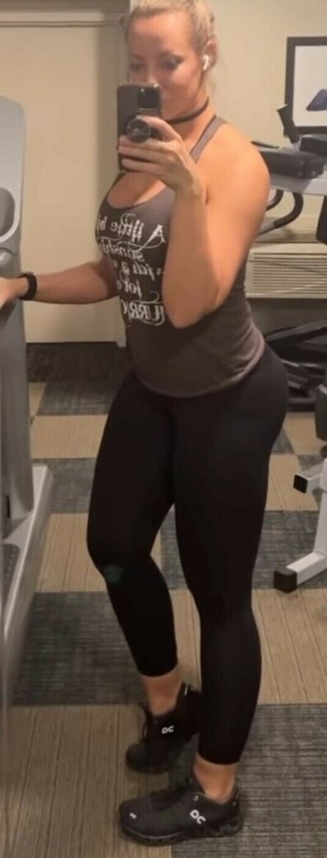 WomenMetal erotic pornstar archive