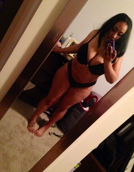 babe brunette onlyfans hot nude picture