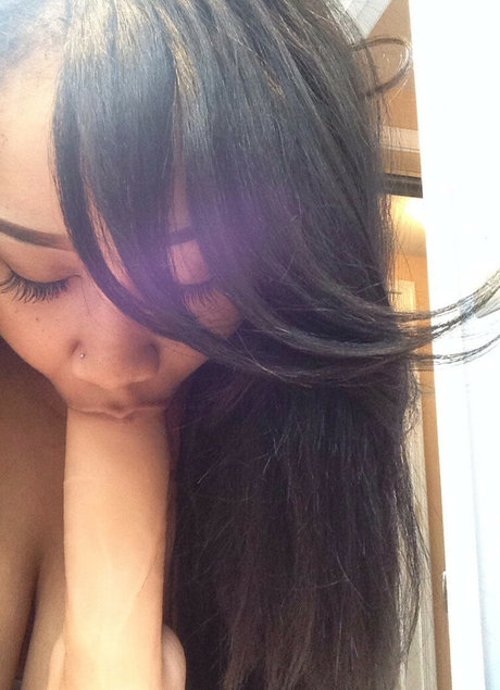 beautifulflowerchild erotic pornstar gallery