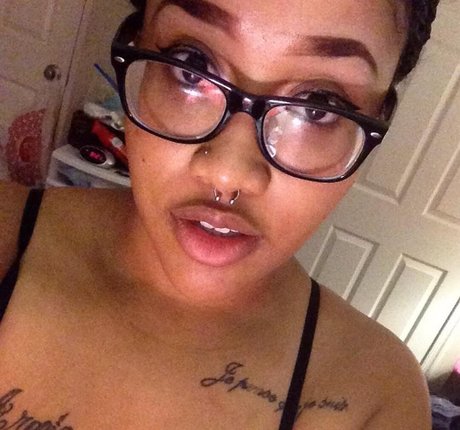 beautifulflowerchild nudes model archive