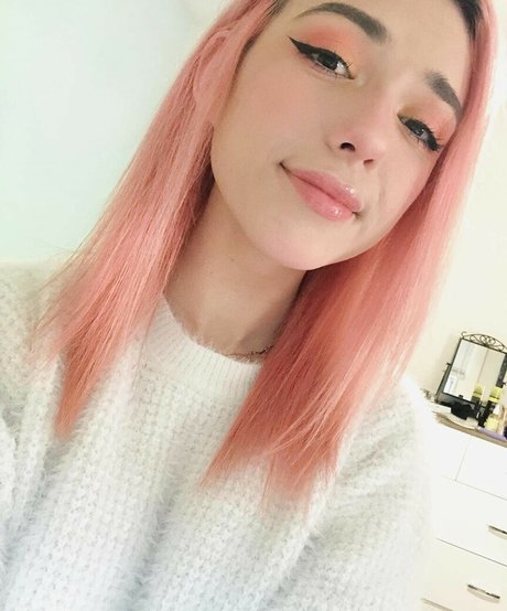 Shubble pornstar naked photos