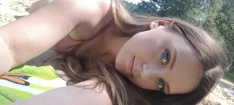 LillyPie star xxx photo