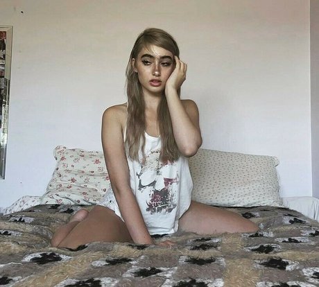 Delilah Delilahraige adult star photos