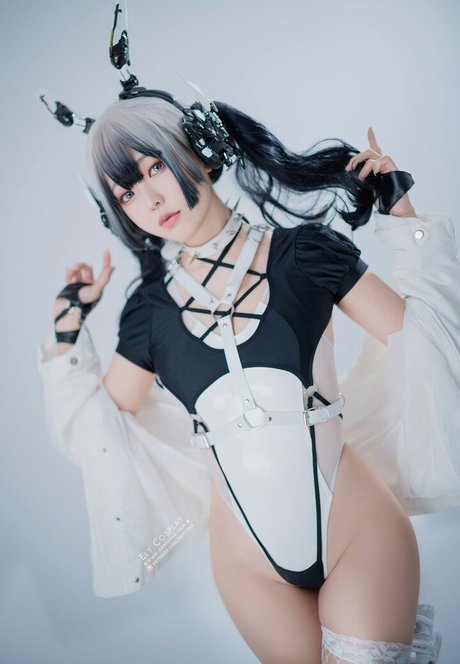 Ely Cosplayer erotic actress pic