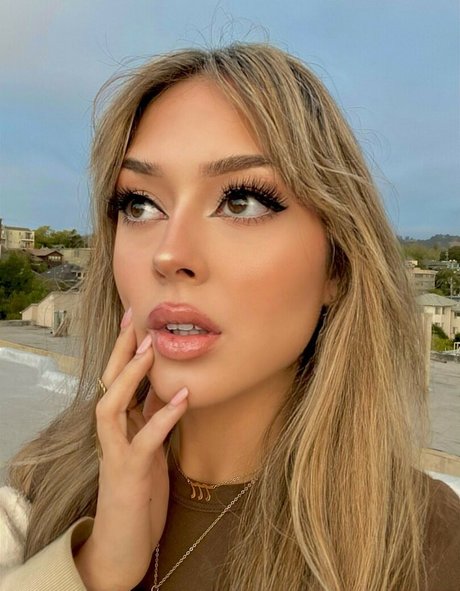 Hanhuts pretty pornstar pic