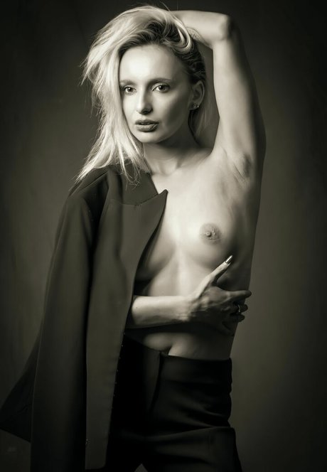 Anna Shtukmaister naked model archive