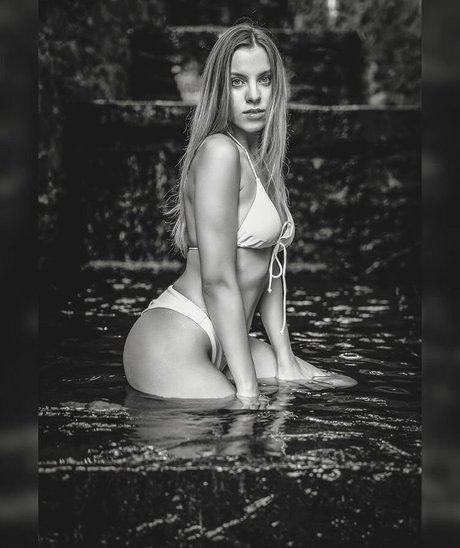 lisaluxx official pornstar high quality image