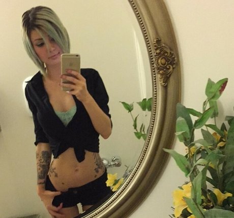 Sasha Pain naked actress picture