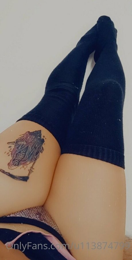 Itzel Loera erotic model gallery