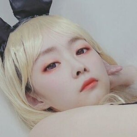 Xiao Tun Shen naked pornstar photos