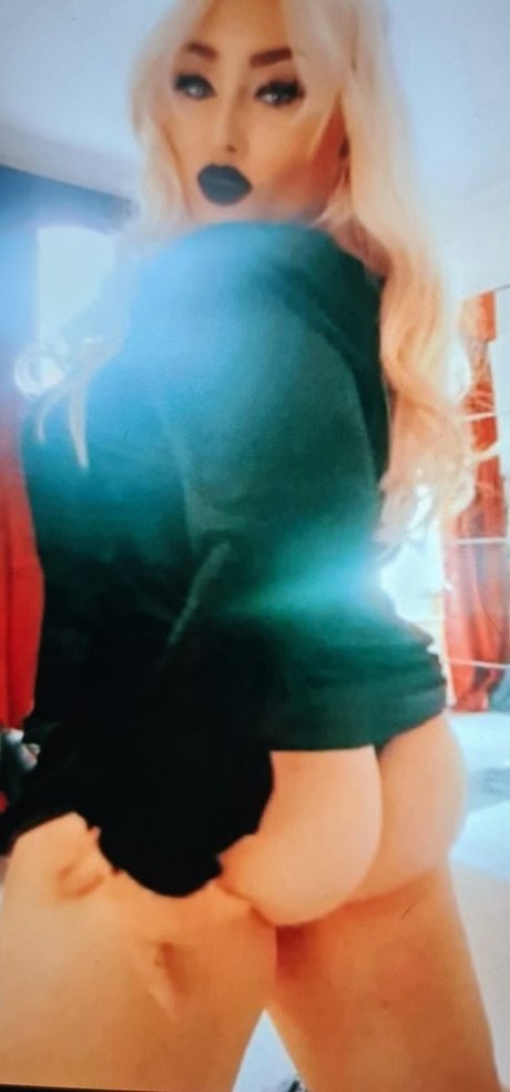 cherryb0mbxo hot star image