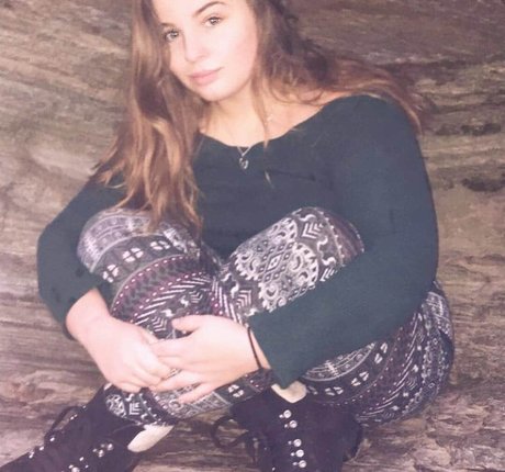 Elsalmorton star high quality pictures