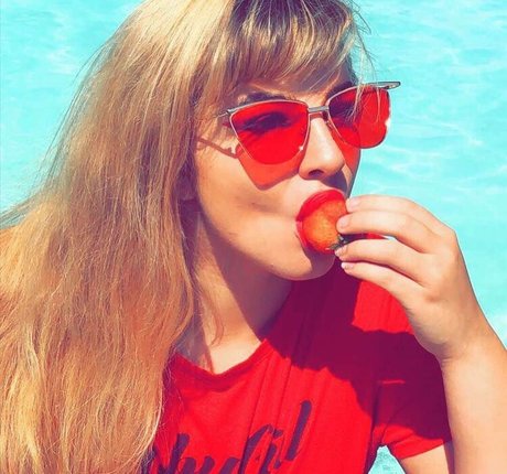 Elsalmorton model beautiful pics