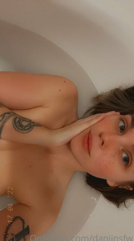 Daniinsfw porn star pic