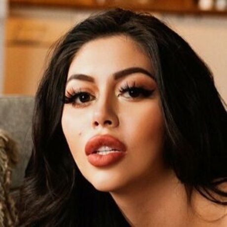 Miranda Vixen beautiful model galleries