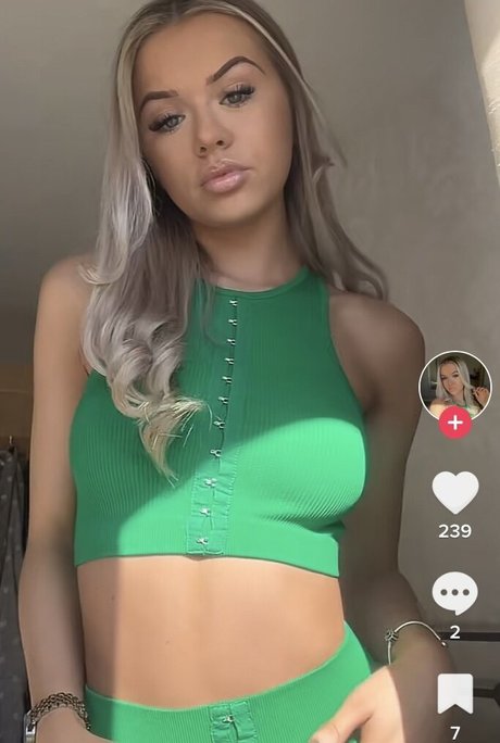 Hollyxfoster pornstar high quality photo