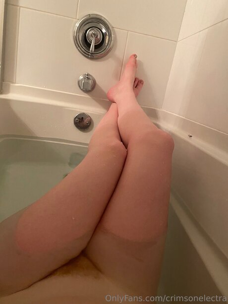 crimsonelectra nude model archive