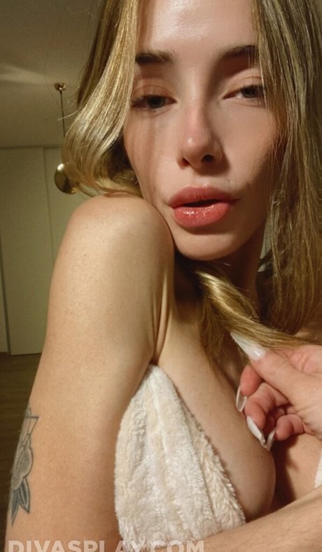 Melu Yoverno hot actress picture