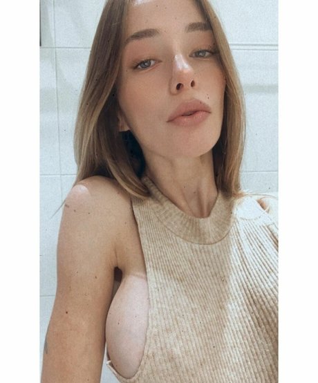 Melu Yoverno star porn image