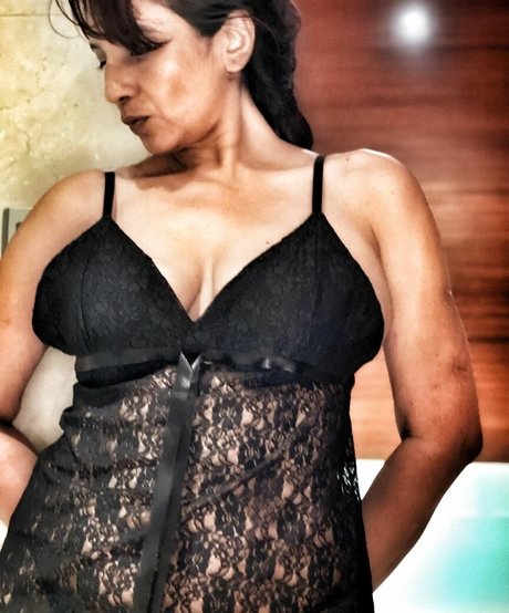 Hansa Singh model perfect picture