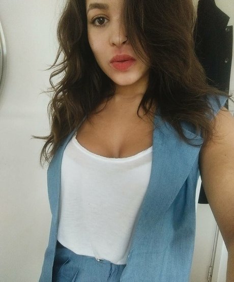 Moya Lothian McLean model nudes pics