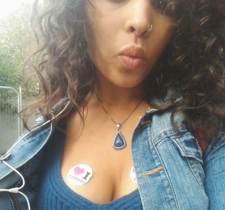 Moya Lothian McLean porn model images