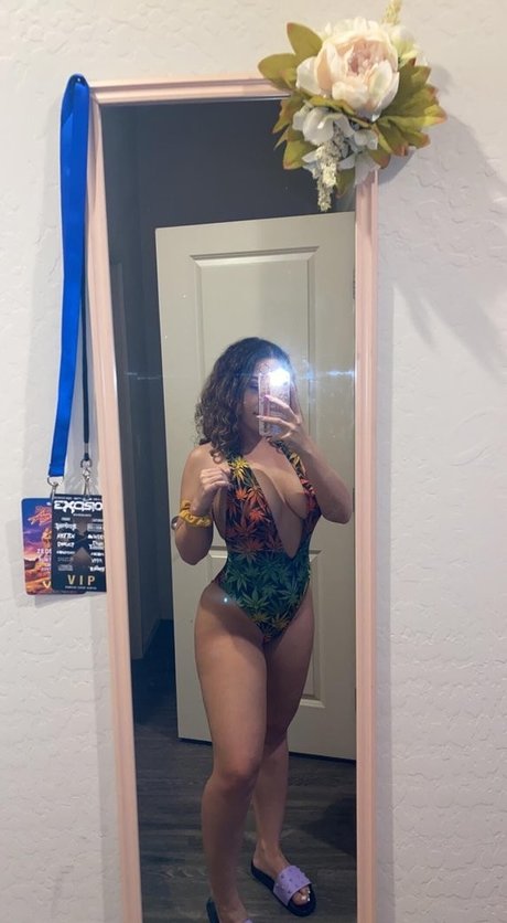 Alexis Pierce star art img