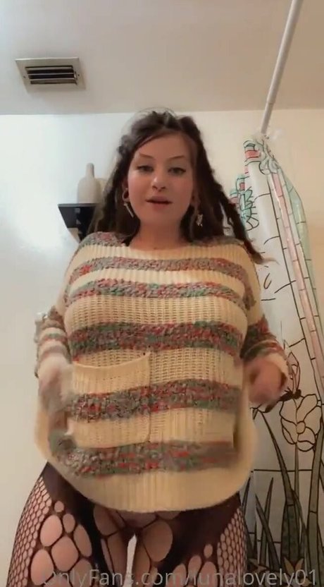 Lunalovely perfect actress photo