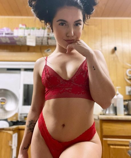 Calyopeia model top pics