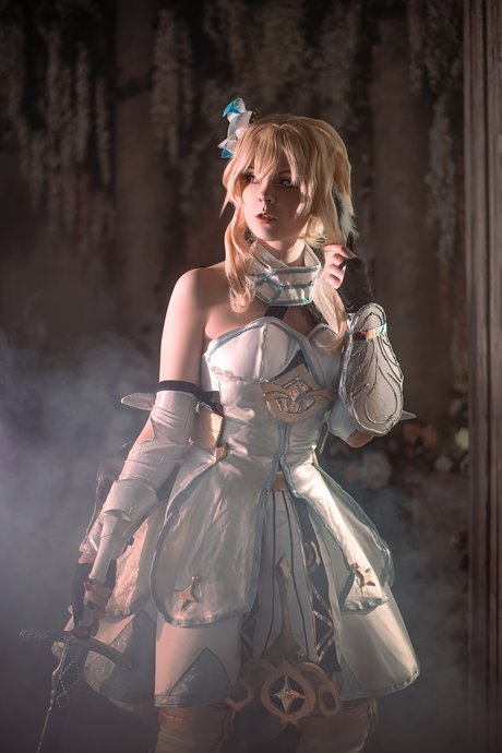 Bizarre Deer beautiful actress image