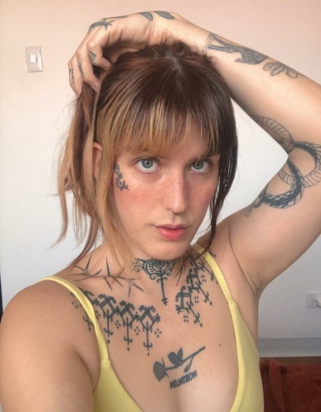 peachypeachpeaches xxx pornstar pic