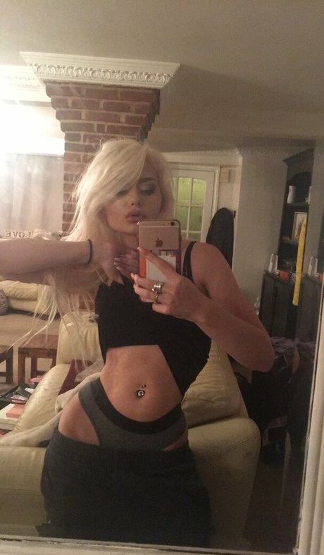 Romanie Smith hd star photo