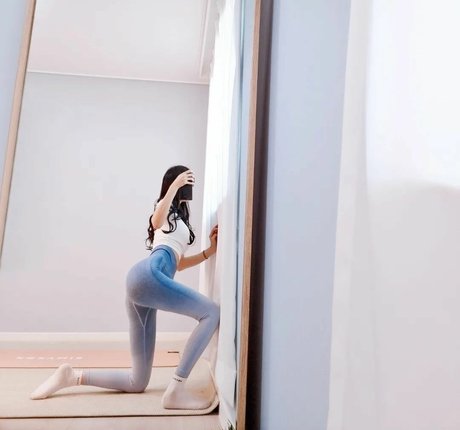 Lu luet naked model galleries