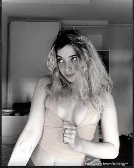 Julisgym sex model photo