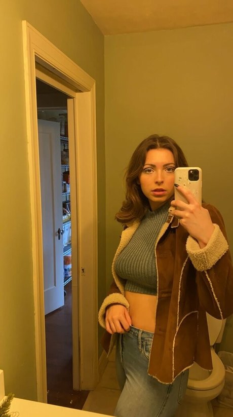 Kayleigh Adams hd model images