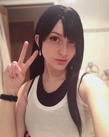 Elfvie model sex picture