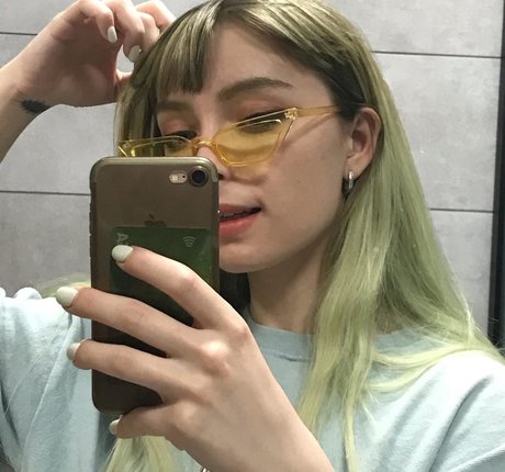 Ewa Green pornstar art picture