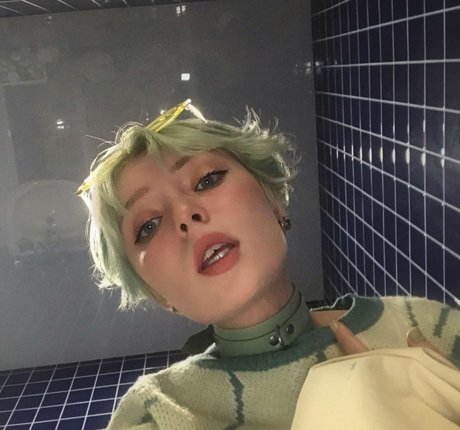 Ewa Green sexy pornstar gallery