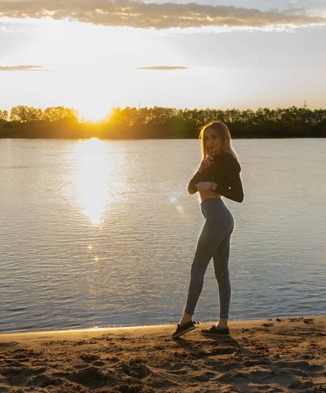 curvy teen onlyfans hot naked pics