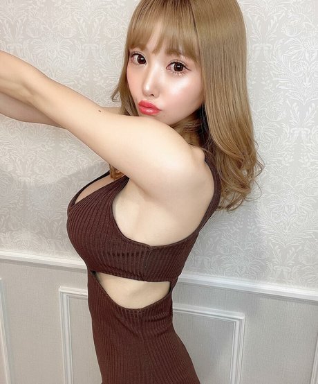 Kisaki Sasaki model hd images