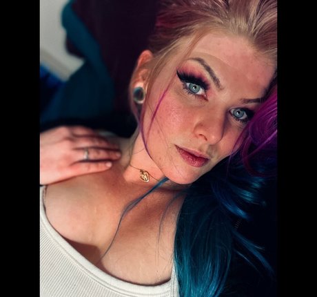 Daisyxdee model hd pic