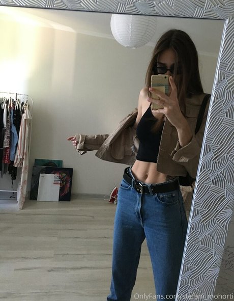 Stefani Mohort erotic star pic