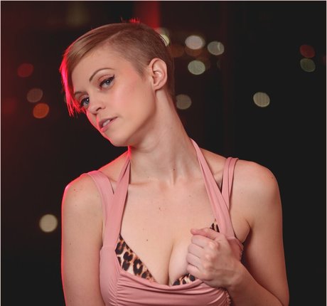 Alara Lamarr beautiful actress image