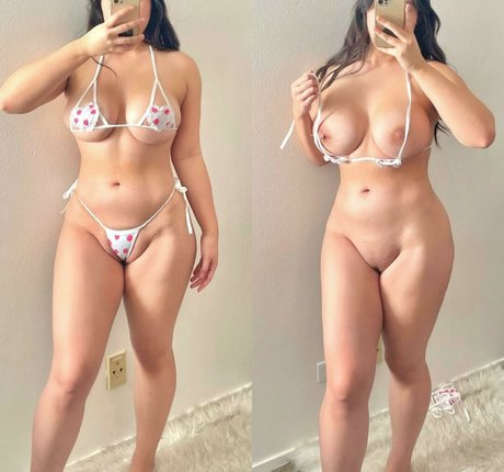 CreamySar beautiful pornstar pic