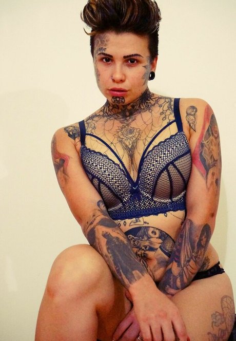 famous nude onlyfans hot image