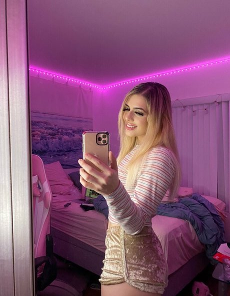 Nikkibebe_ pornstar exclusive pic